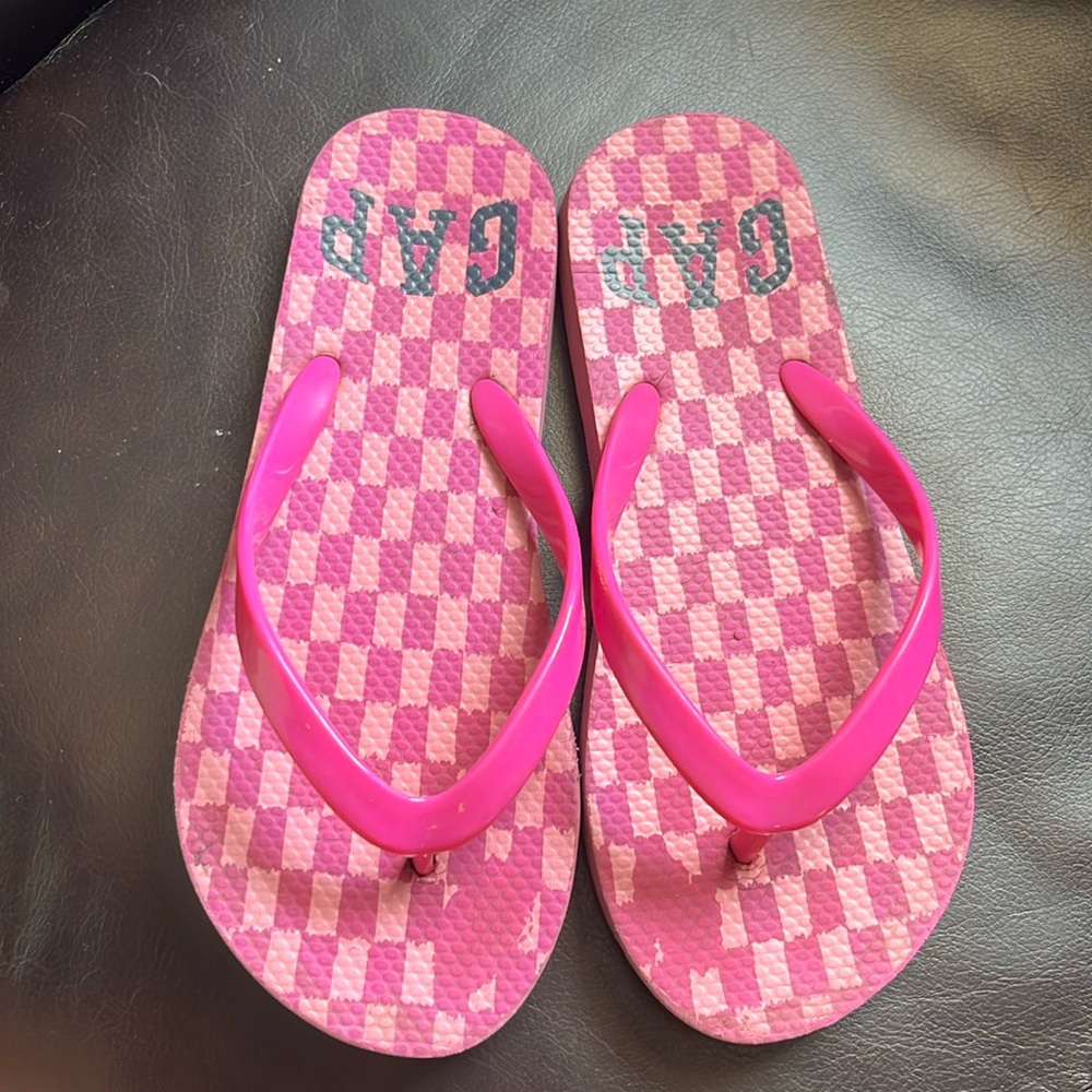 GAP flip flops